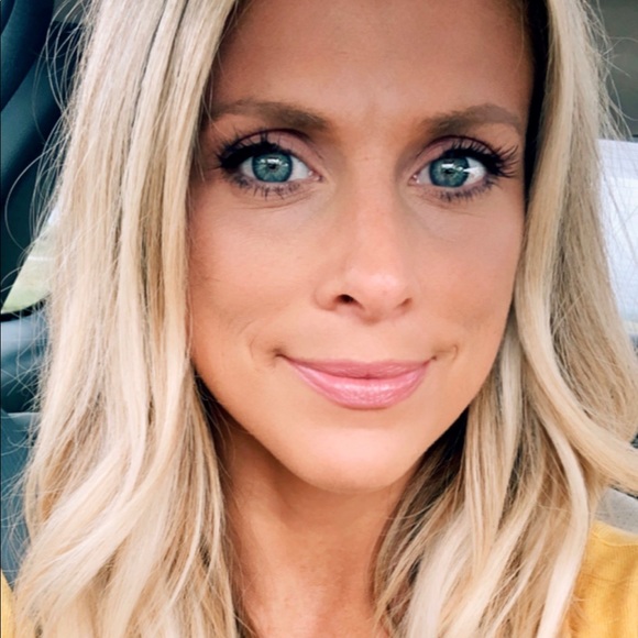 Meet your Posher, Angie - Picture 2 of 2